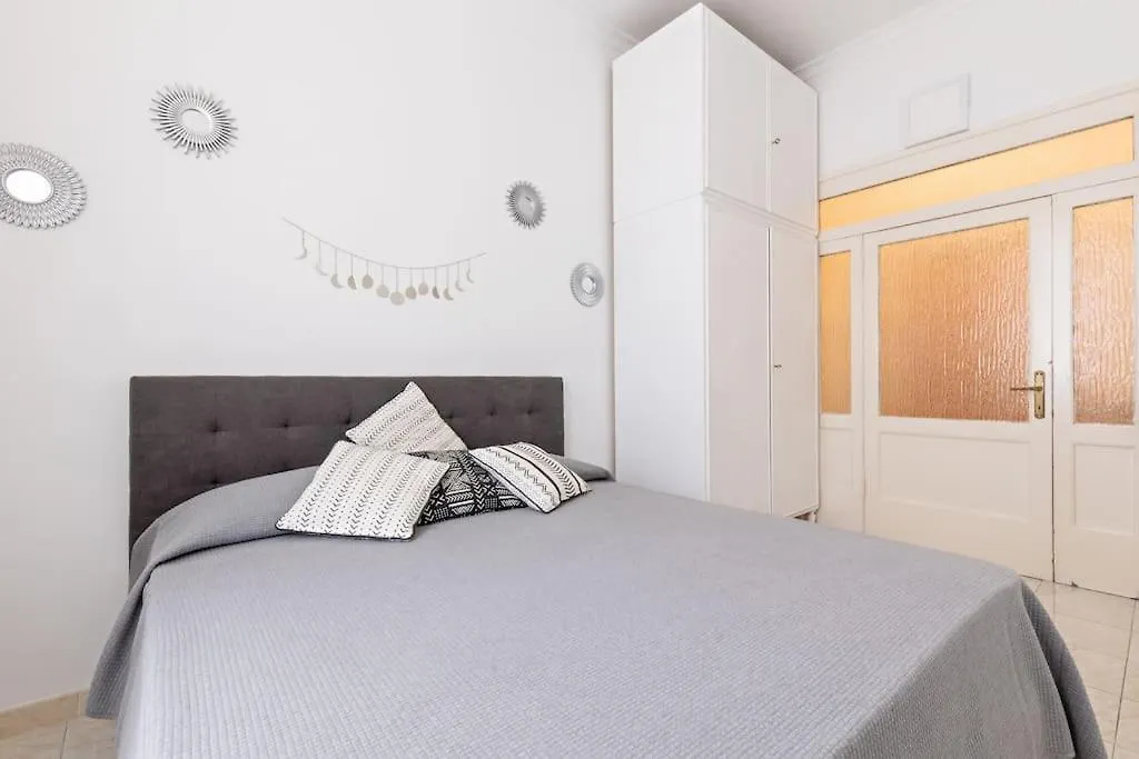 Apartment Appartamento Piramide Rome